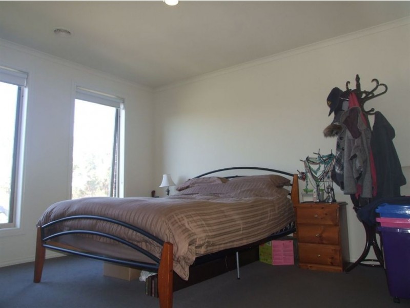 24 Kosta Boda Boulevard, Pakenham VIC 3810