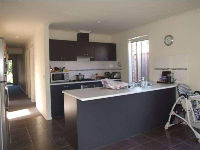 24 Kosta Boda Boulevard, Pakenham VIC 3810