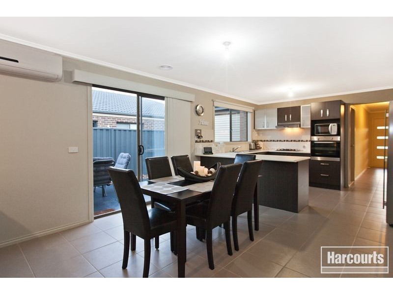 6 Wild Cherry Avenue, Pakenham VIC 3810