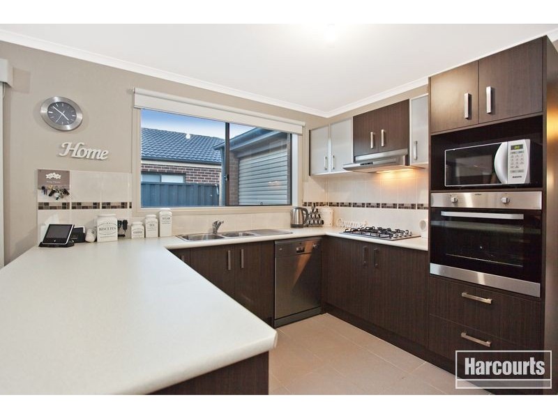 6 Wild Cherry Avenue, Pakenham VIC 3810