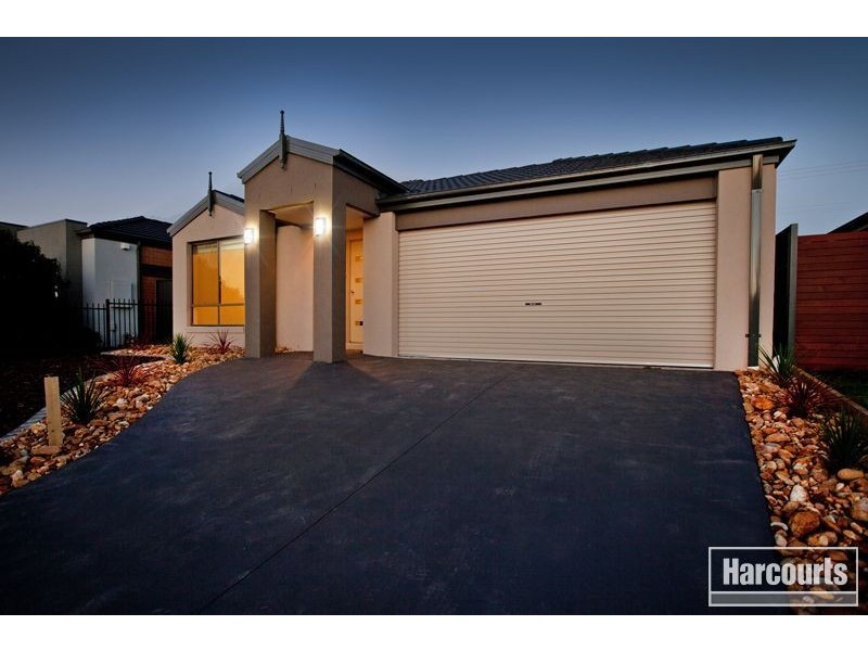 6 Wild Cherry Avenue, Pakenham VIC 3810