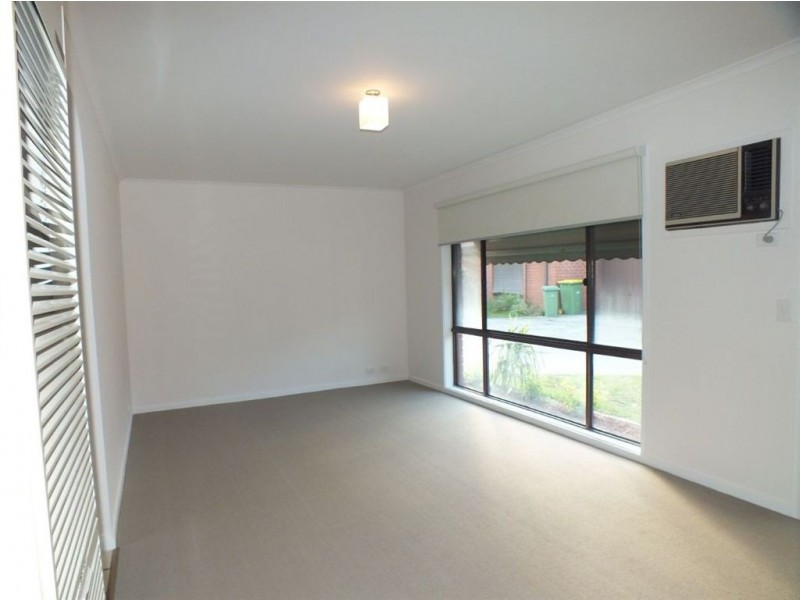 3/2 Tania Court, Pakenham VIC 3810