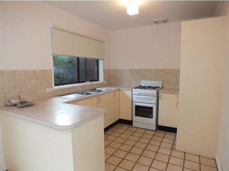 3/2 Tania Court, Pakenham VIC 3810