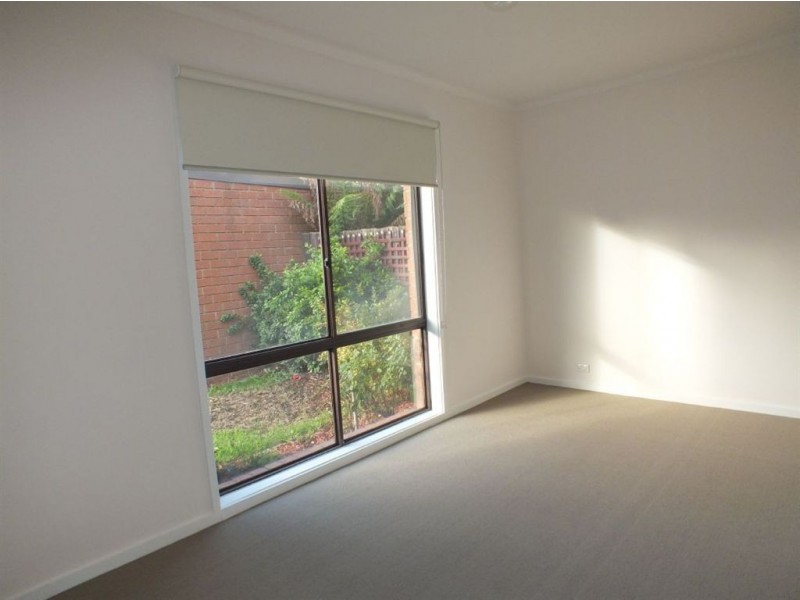 3/2 Tania Court, Pakenham VIC 3810