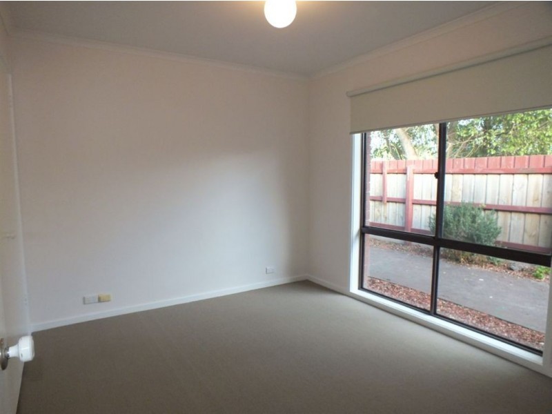 3/2 Tania Court, Pakenham VIC 3810