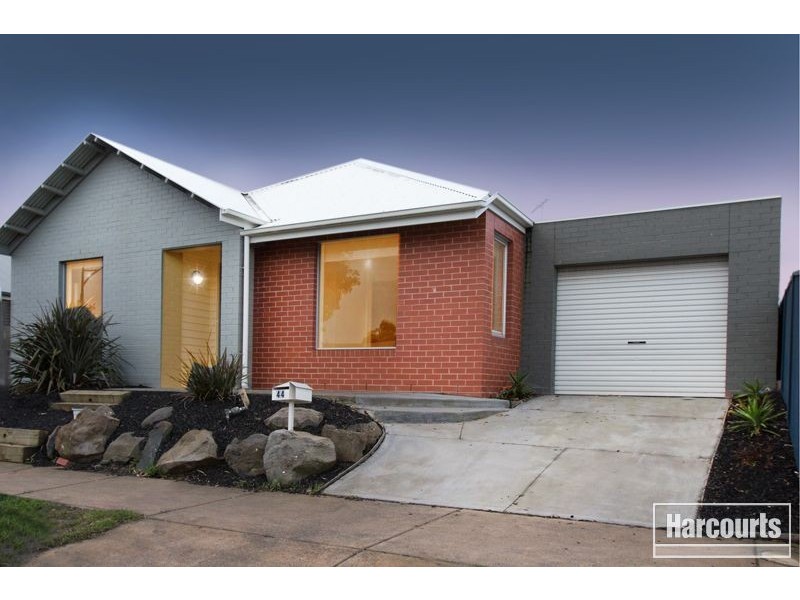 44 The Parkway, Pakenham VIC 3810