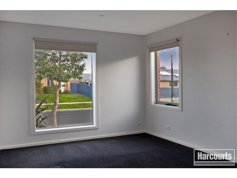 44 The Parkway, Pakenham VIC 3810