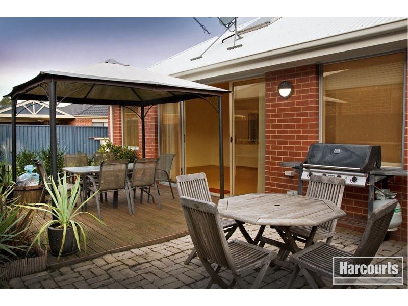 44 The Parkway, Pakenham VIC 3810