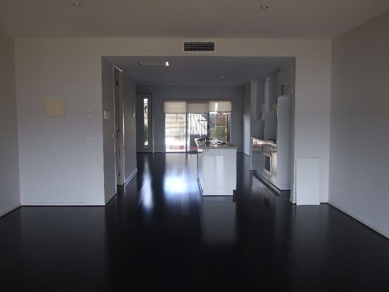 3/2 The Entrance, Pakenham VIC 3810