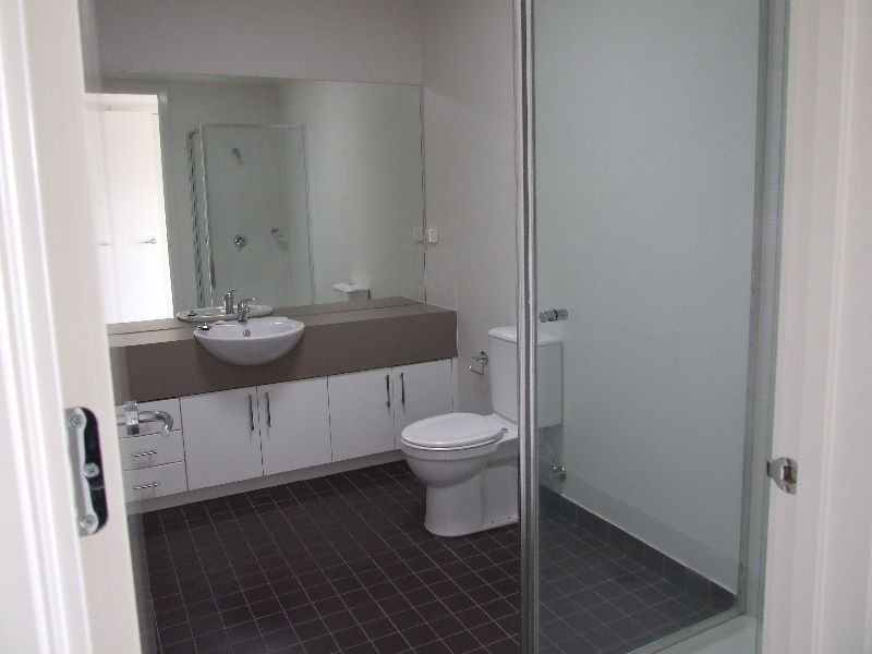 3/2 The Entrance, Pakenham VIC 3810