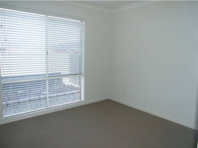 11 Orchard Valley Avenue, Pakenham VIC 3810