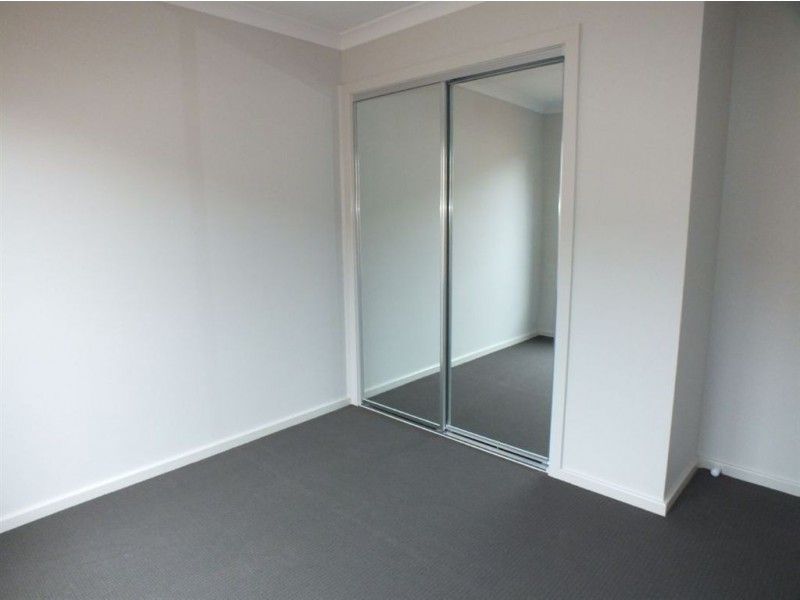 84 Fallingwater Drive, Pakenham VIC 3810