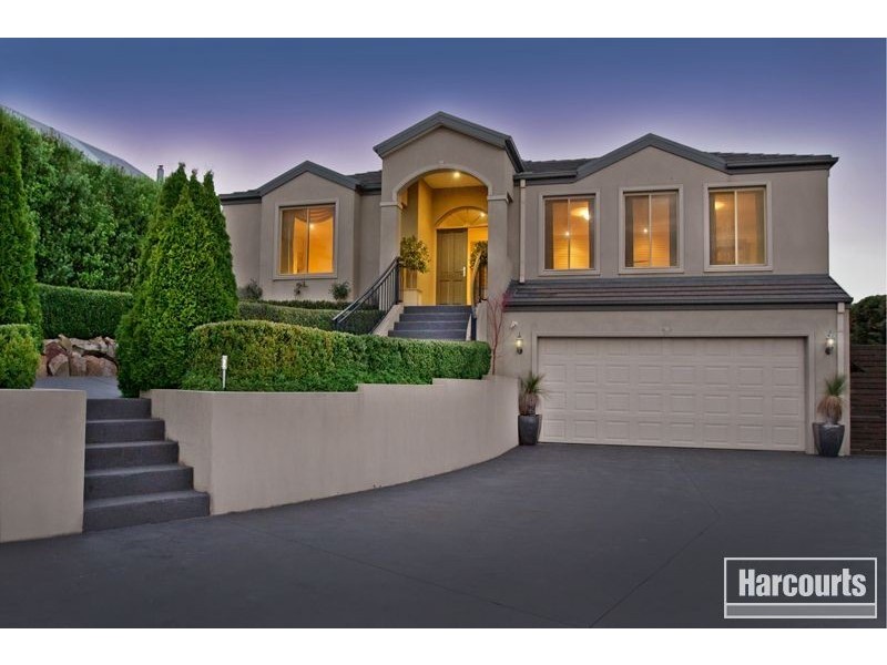 16 Highland Drive, Pakenham VIC 3810