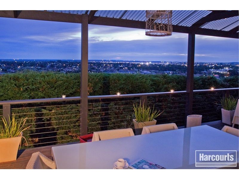 16 Highland Drive, Pakenham VIC 3810