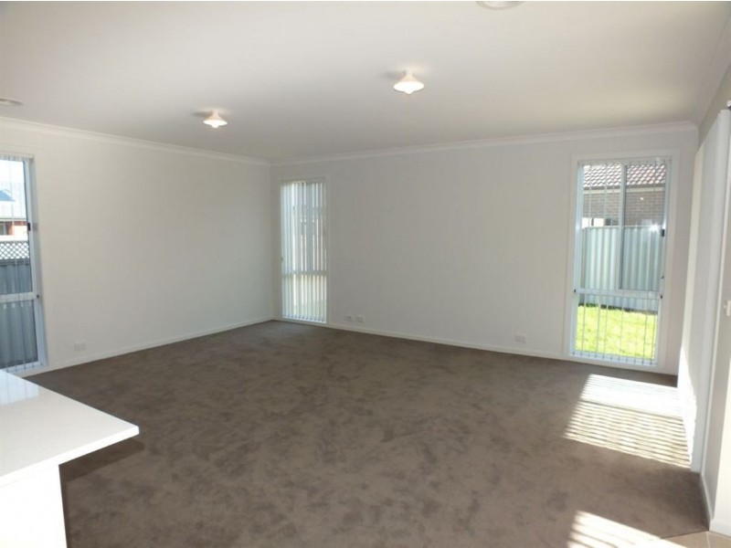 21 Serenity Street, Pakenham VIC 3810