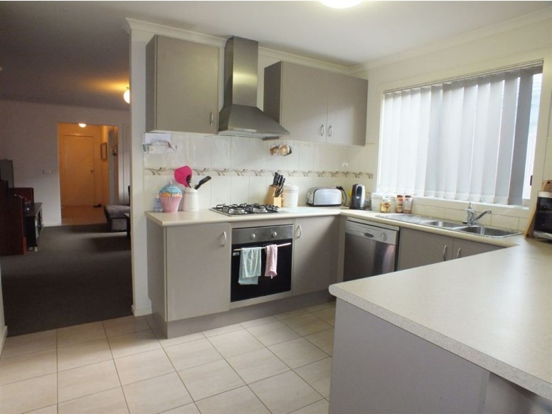 70 Pommel Street, Pakenham VIC 3810