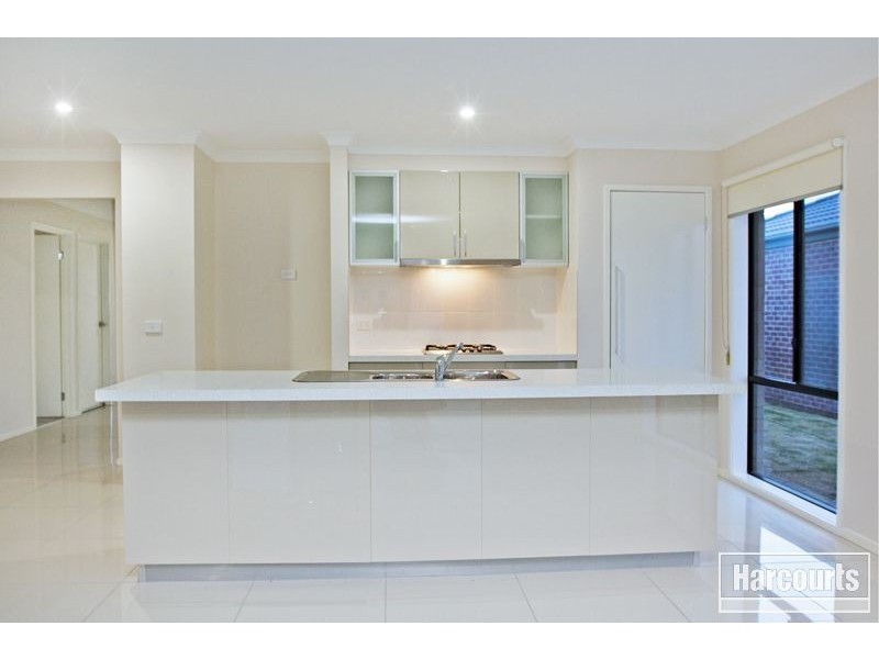 21 Edenbrook Circuit, Pakenham VIC 3810