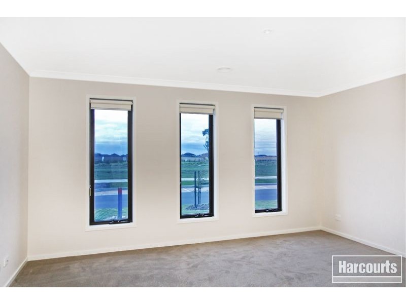 21 Edenbrook Circuit, Pakenham VIC 3810