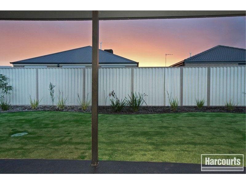 21 Edenbrook Circuit, Pakenham VIC 3810