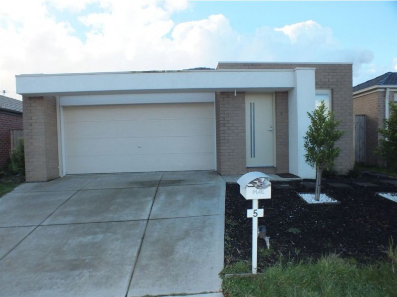 5 Kimberley Grove, Pakenham VIC 3810