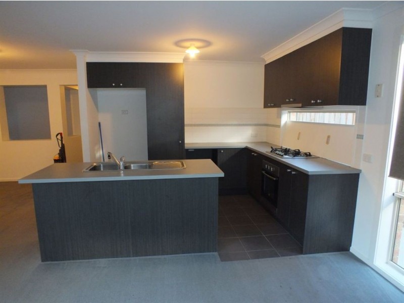 5 Kimberley Grove, Pakenham VIC 3810