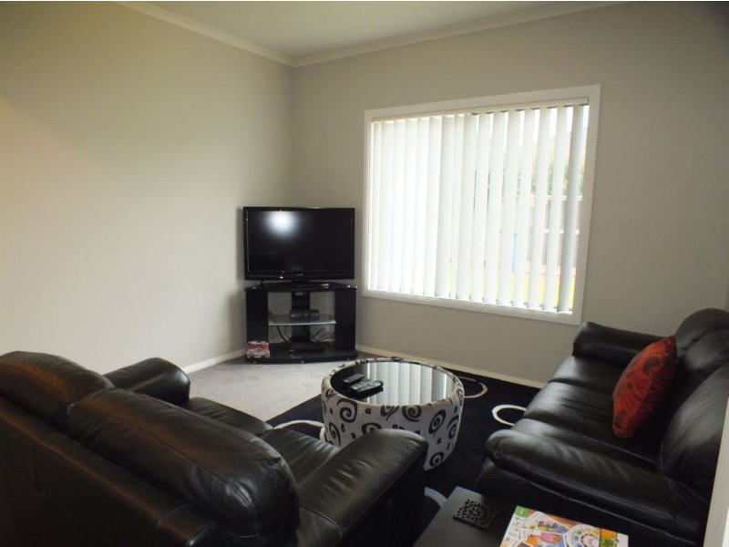 5 Henry Lawson Drive, Pakenham VIC 3810