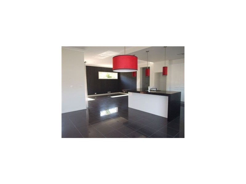 8 Wild Cherry Ave, Pakenham VIC 3810