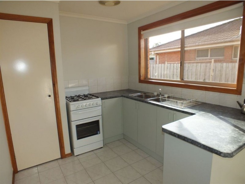 1/2 Lorraine Court, Pakenham VIC 3810