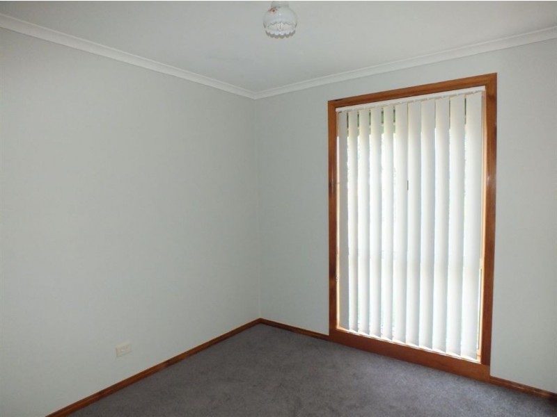 1/2 Lorraine Court, Pakenham VIC 3810