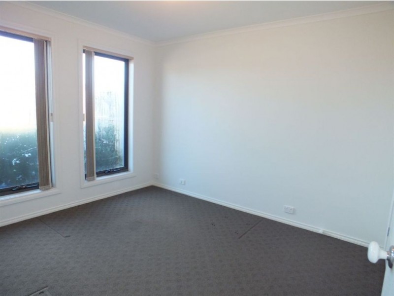 14/31 Syme Road, Pakenham VIC 3810