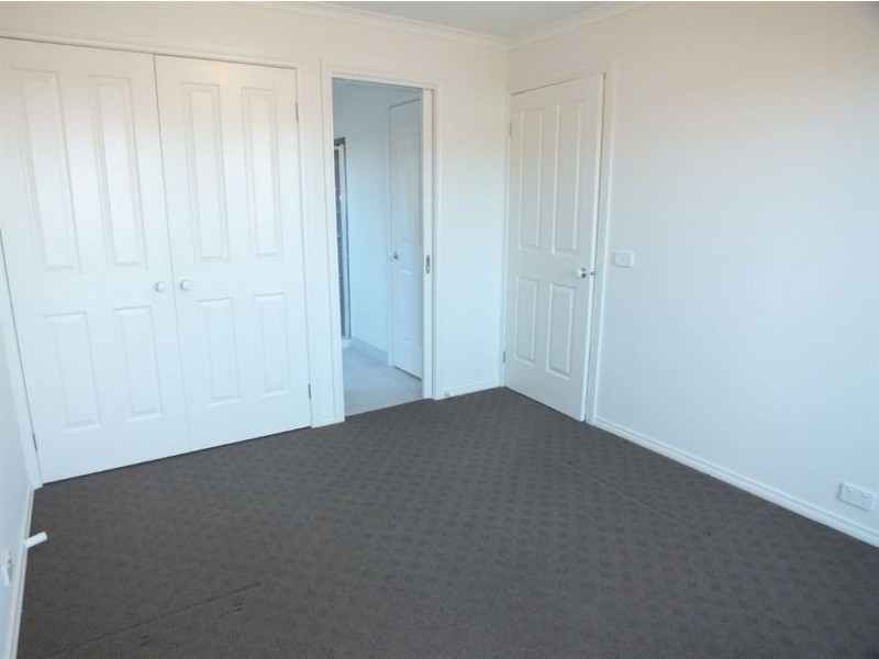 14/31 Syme Road, Pakenham VIC 3810