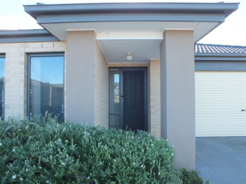 14/31 Syme Road, Pakenham VIC 3810