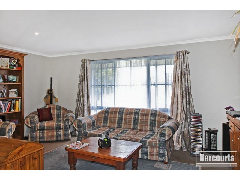 6 Guest Road, Pakenham VIC 3810