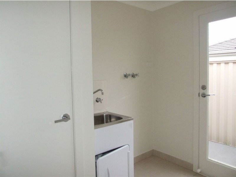 15 Debra Avenue, Pakenham VIC 3810