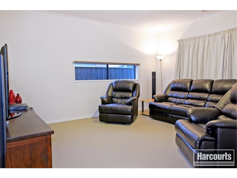 31 Cassowary Avenue, Pakenham VIC 3810