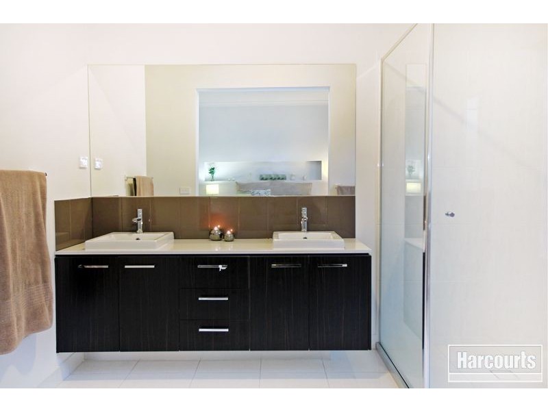 31 Cassowary Avenue, Pakenham VIC 3810