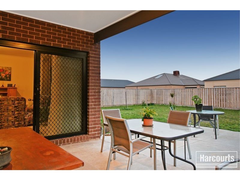 31 Cassowary Avenue, Pakenham VIC 3810