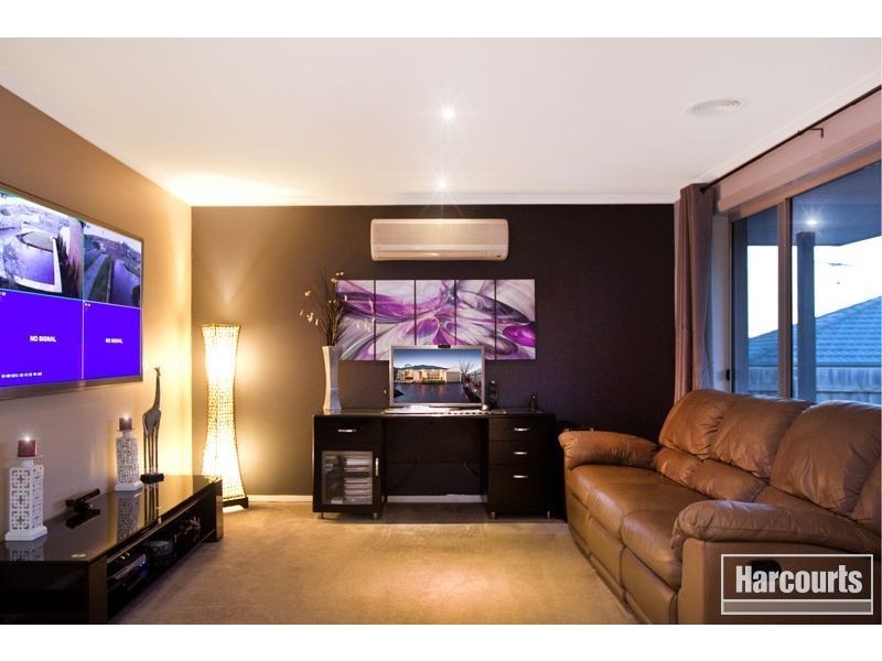 8 Shetland Court, Pakenham VIC 3810