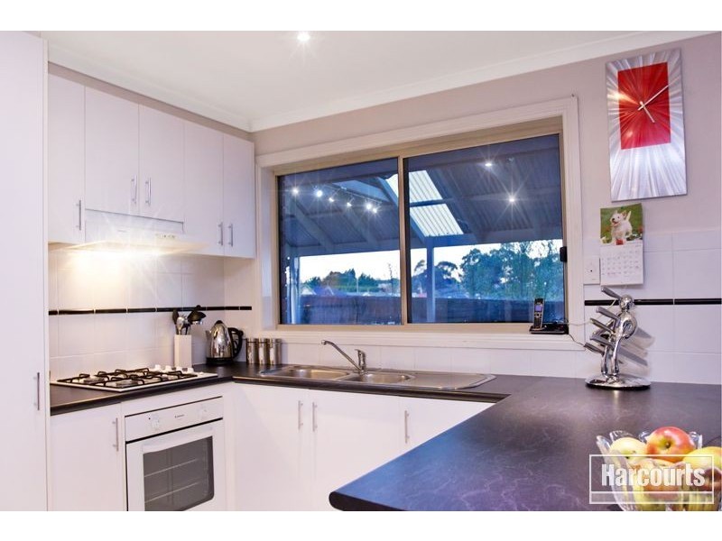 8 Shetland Court, Pakenham VIC 3810