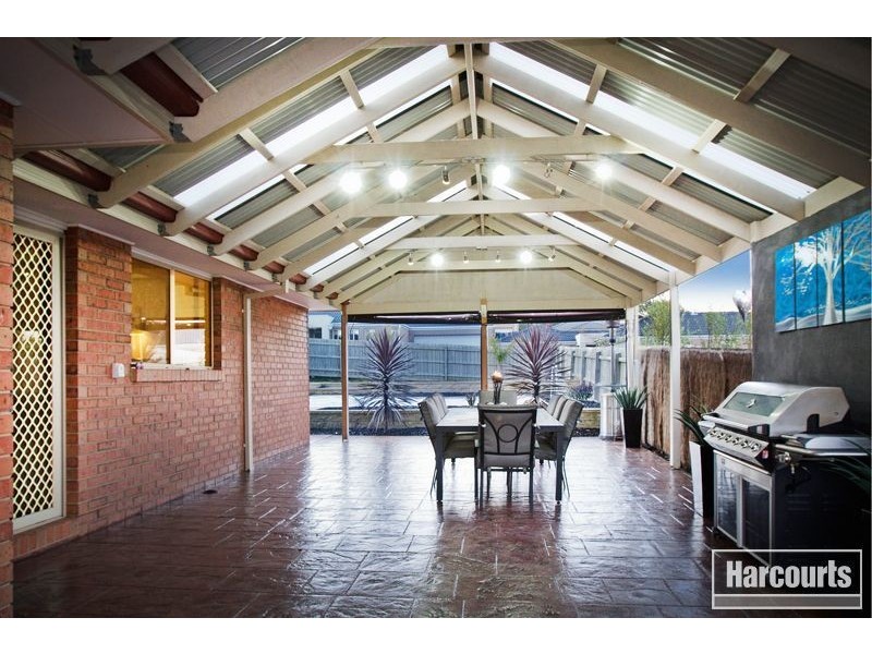 8 Shetland Court, Pakenham VIC 3810