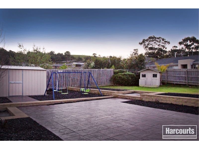 8 Shetland Court, Pakenham VIC 3810