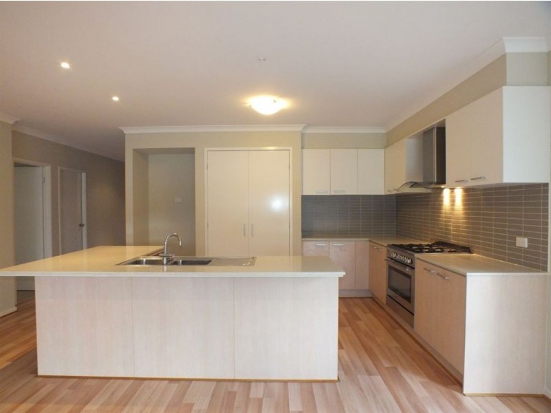 28 Darwin Way, Pakenham VIC 3810