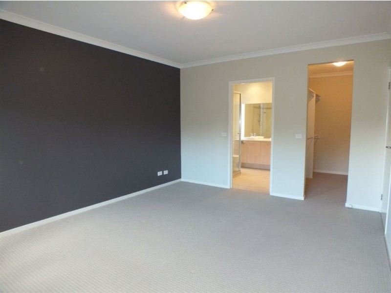 28 Darwin Way, Pakenham VIC 3810