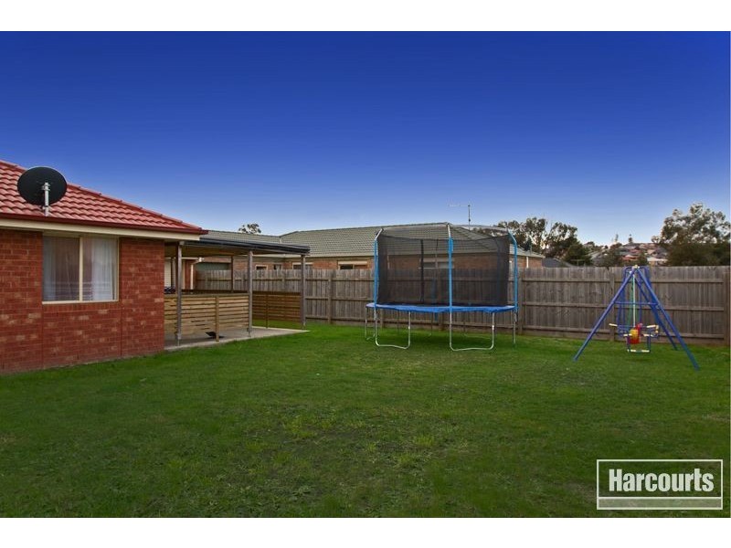 24 Natanya Drive, Pakenham VIC 3810