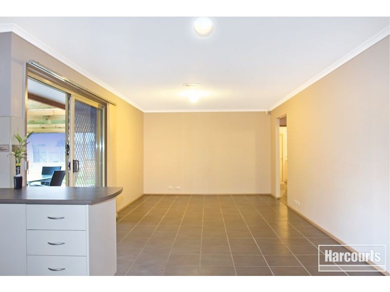 24 Natanya Drive, Pakenham VIC 3810