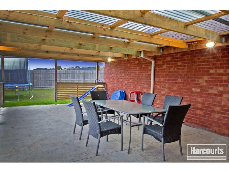 24 Natanya Drive, Pakenham VIC 3810