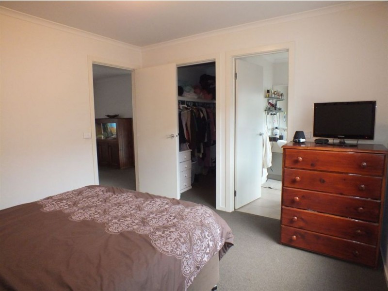 70 Pommel Street, Pakenham VIC 3810