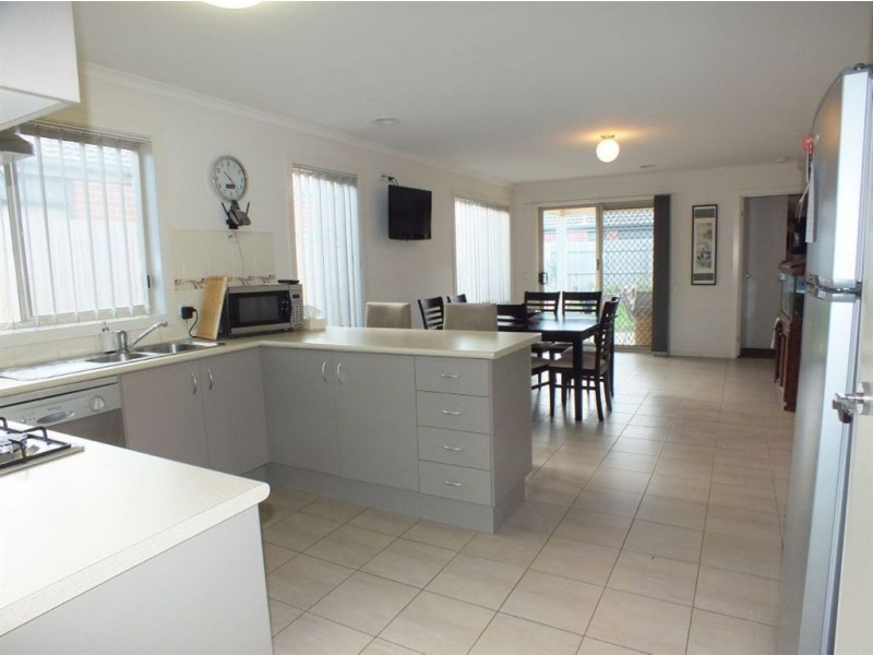 70 Pommel Street, Pakenham VIC 3810