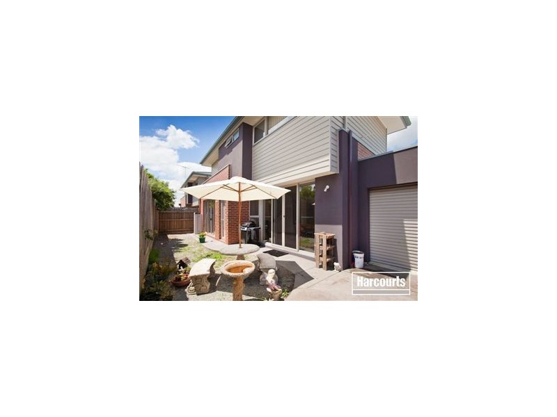 3/1 Henry Street, Pakenham VIC 3810