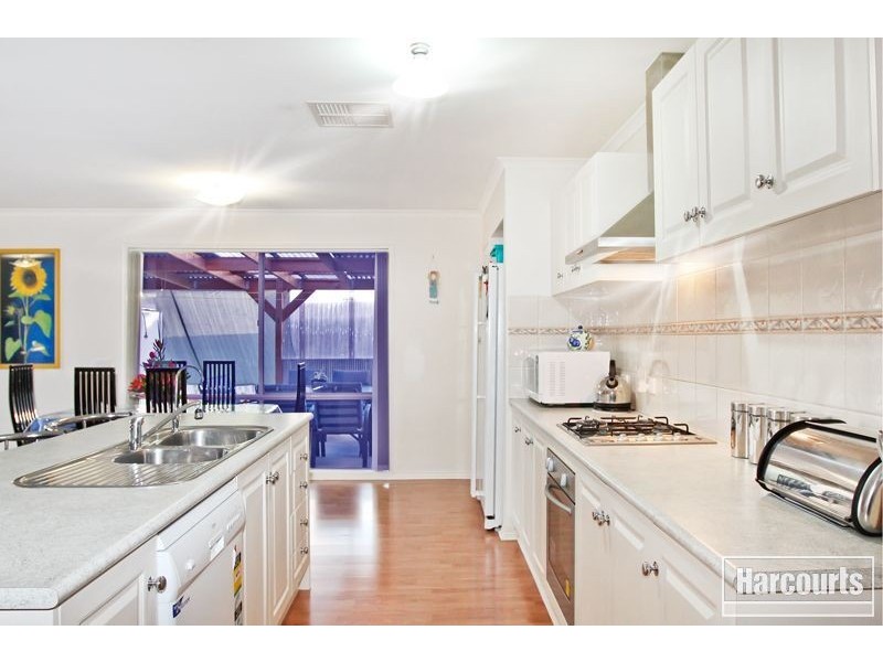 15 Thornbill Circuit, Pakenham VIC 3810